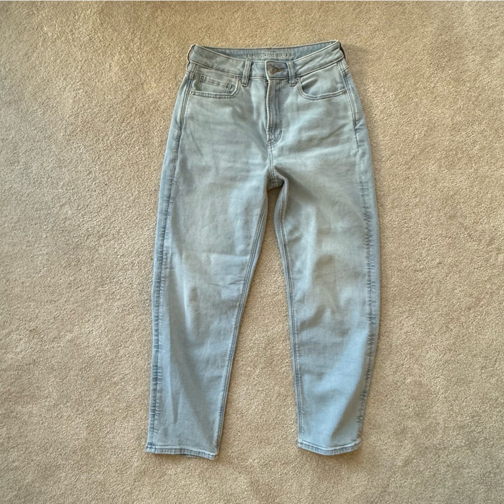 American Eagle Mom Straight Jean size 4 short